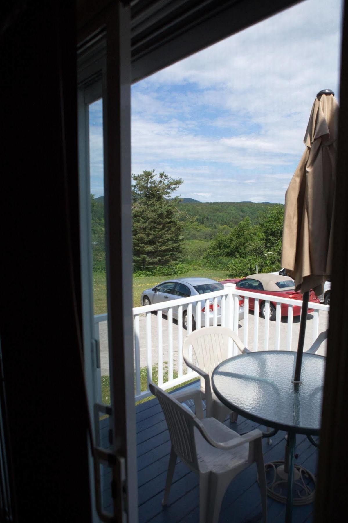 Les Appartements De La Bergeronnette Grandes-Bergeronnes Exterior photo